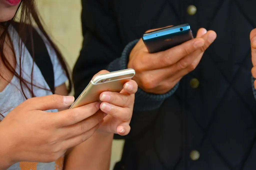 przelom_w_wiadomosciach_tekstowych_czym_jest_standard_rcs_i_jak_zastepuje_tradycyjne_sms_y (foto)